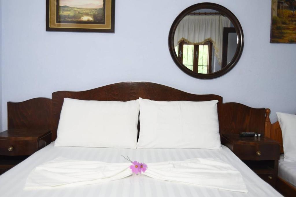 Taverna Hotel Iliri - Dardhe photo 3