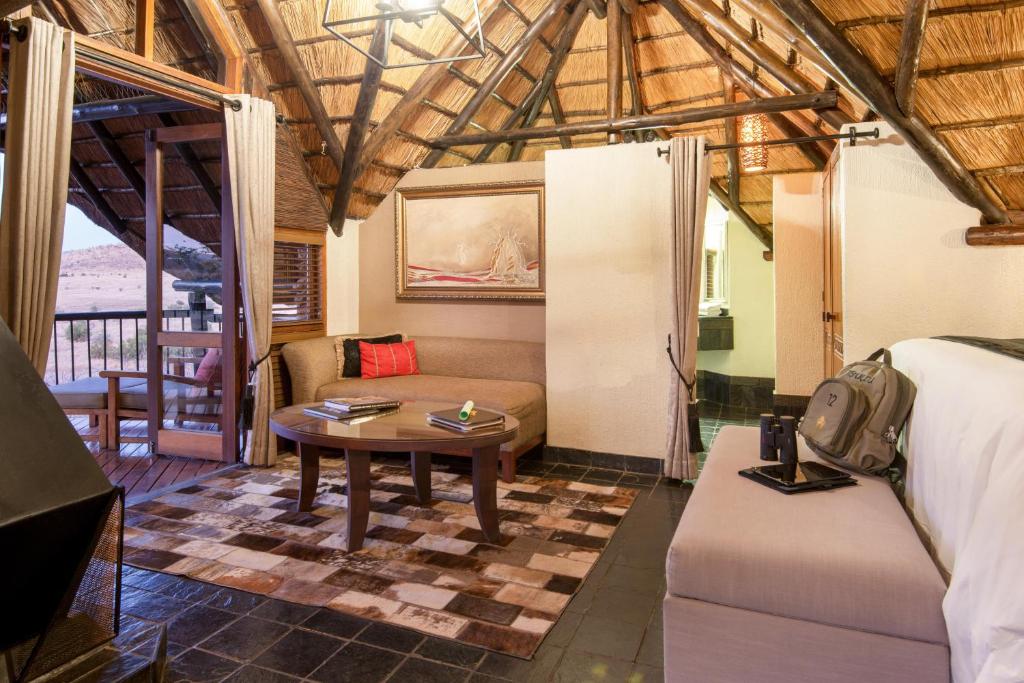 Tshukudu Bush Lodge - Tap to explore photos