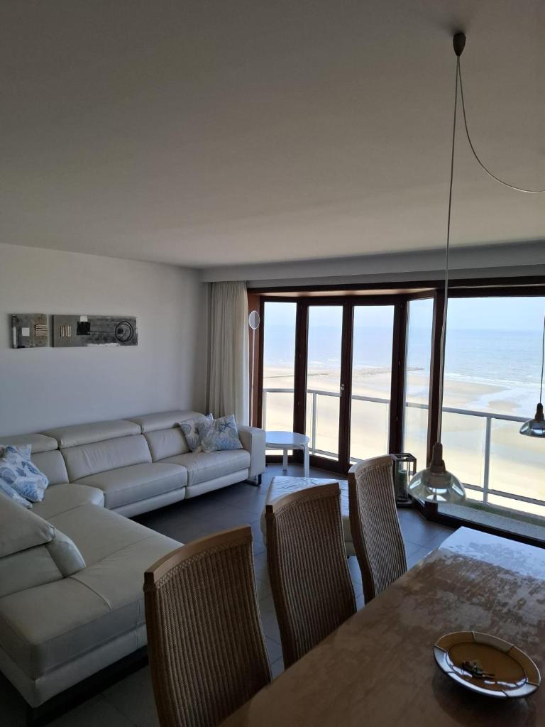 LUXURY APP, frontal sea View + south terrace + garage photo 3