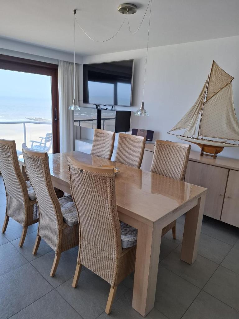 LUXURY APP, frontal sea View + south terrace + garage photo 2