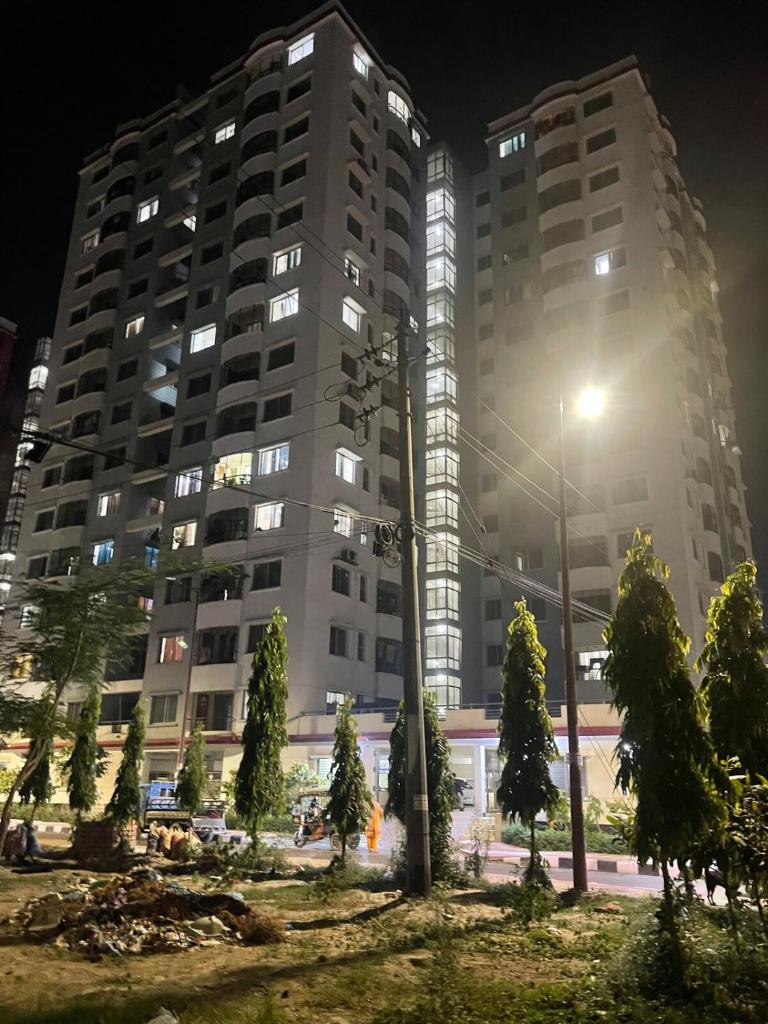 Luxury 1650 Sqft APT in Uttara