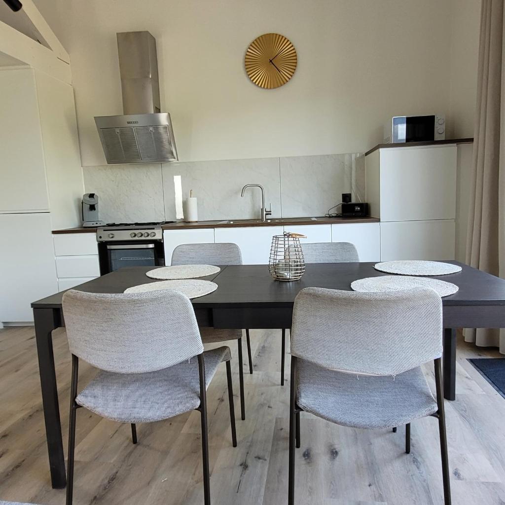 Vakantiewoning aan het water, vissen, wandelen en genieten in de natuur photo 3