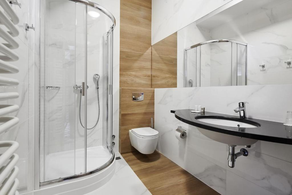 Четырехместный (Номер Делюкс), Hotel Apis