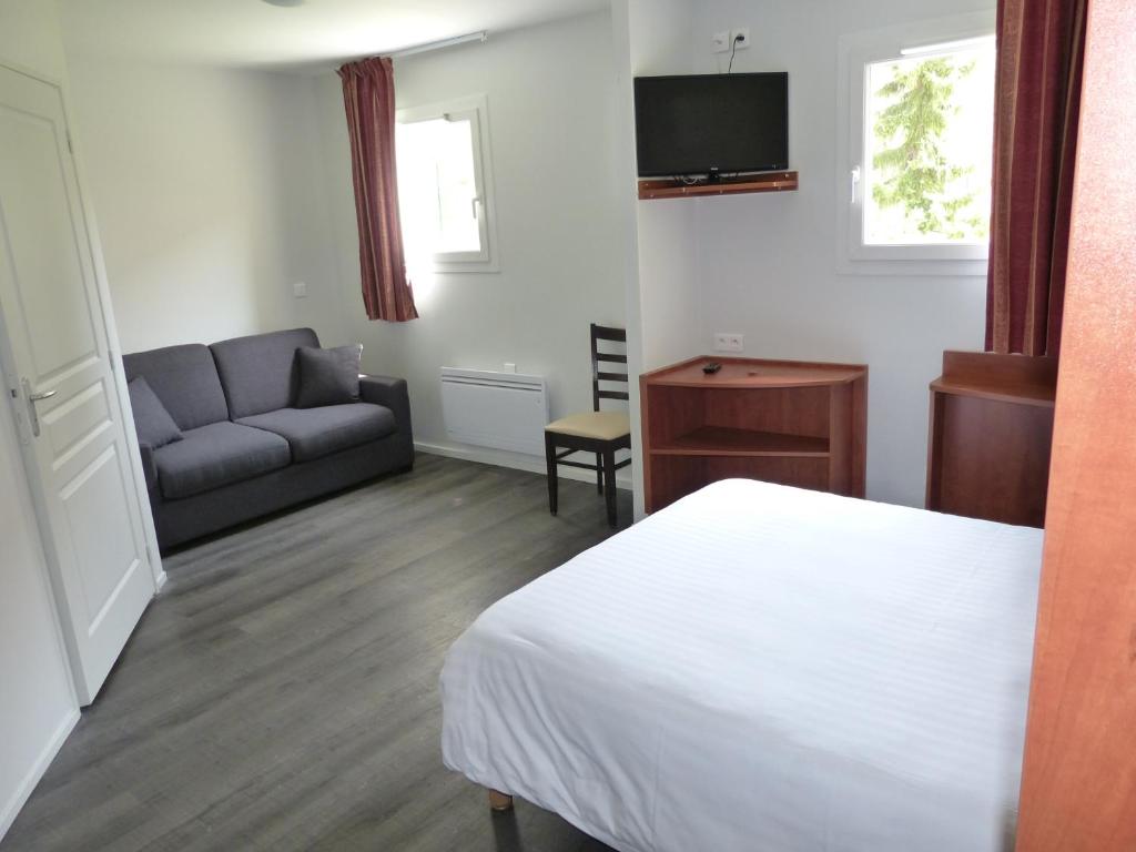 Четырехместный (Четырехместный номер «Комфорт»), Best Hotel Reims La Pompelle