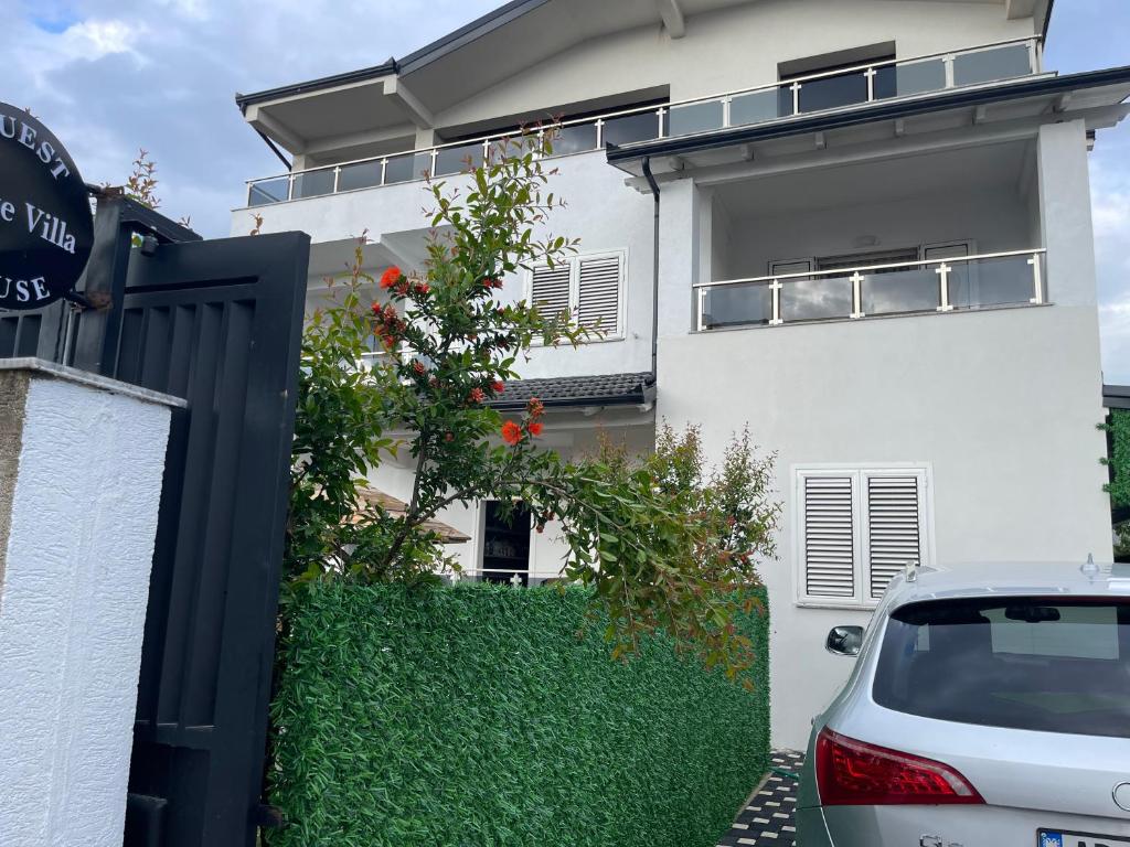 Guest House White Villa photo 2