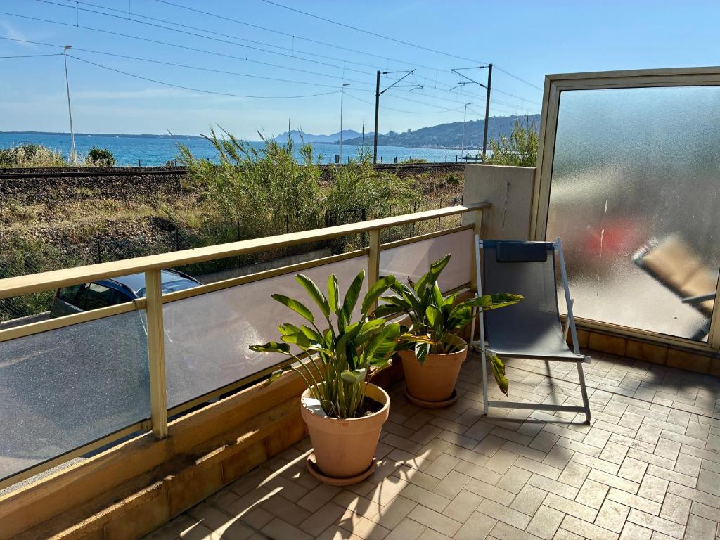 JUAN - PLAGES - PARKING Privé - TERRASSE VUE MER - Tap to explore photos