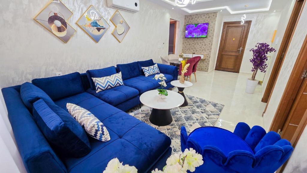 Elite Holiday Homes - Luxury & Centric Flat - Tap to explore photos