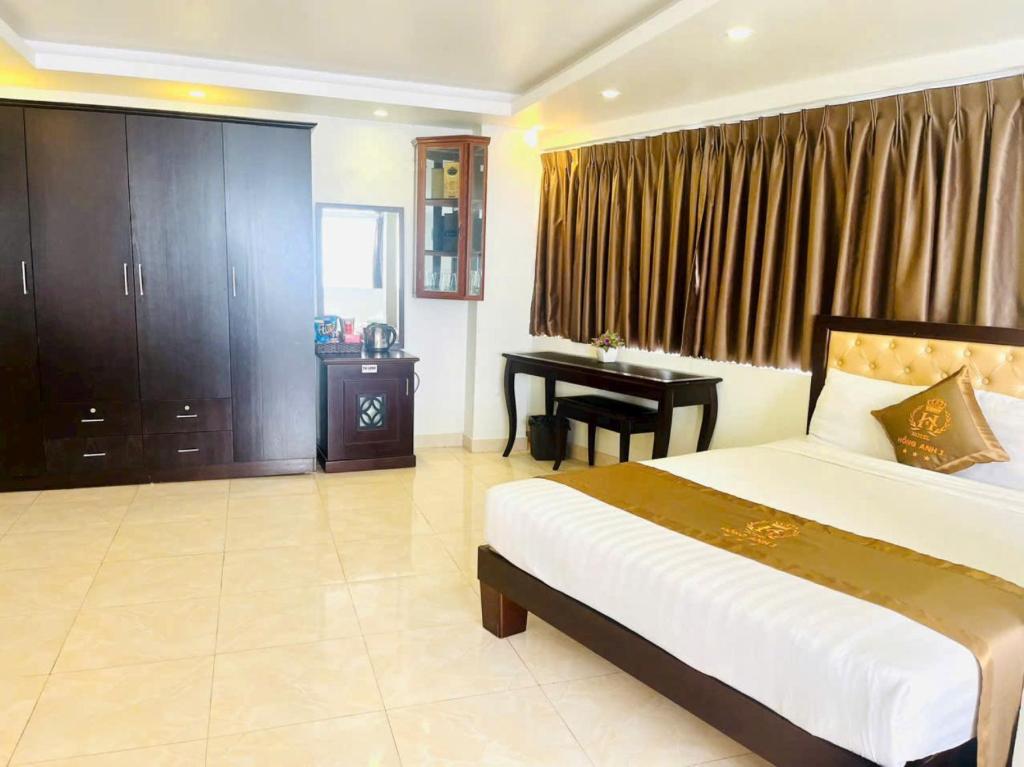 HỒNG ANH 1 HOTEL - Tap to explore photos