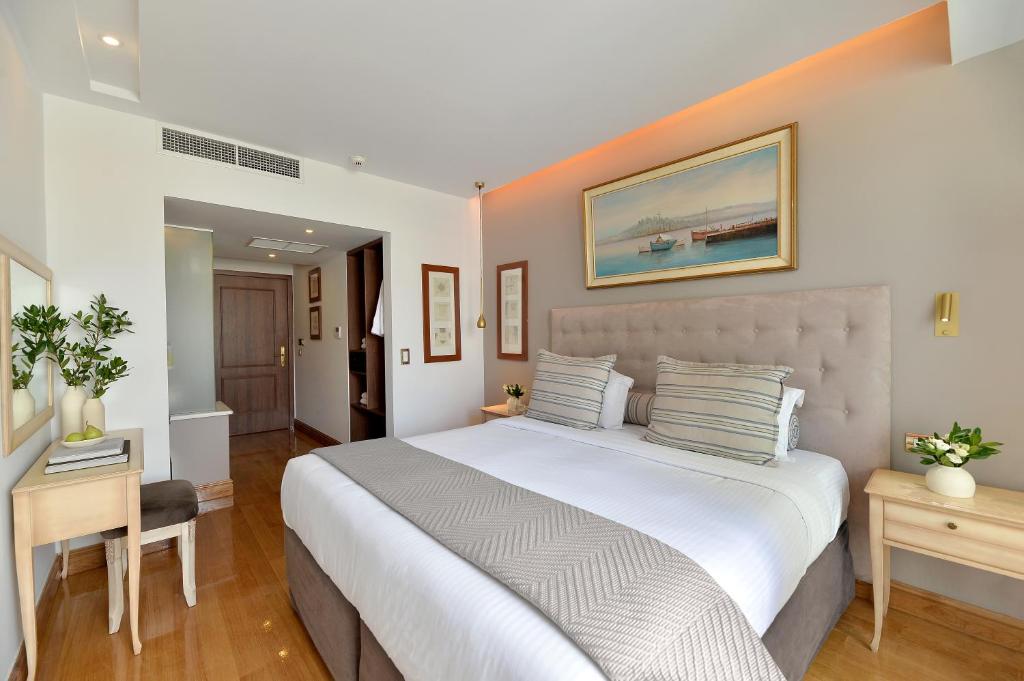 Acropolis Spirit Boutique Hotel - Tap to explore photos