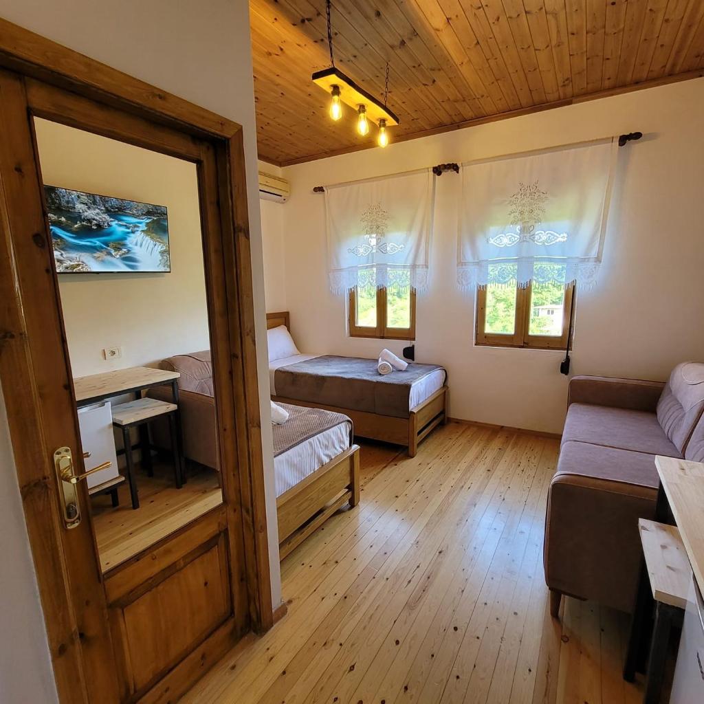 Jona Guest house