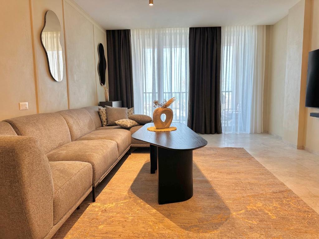 Luxury Sea View Apartment in Sea Breeze Grand photo 1