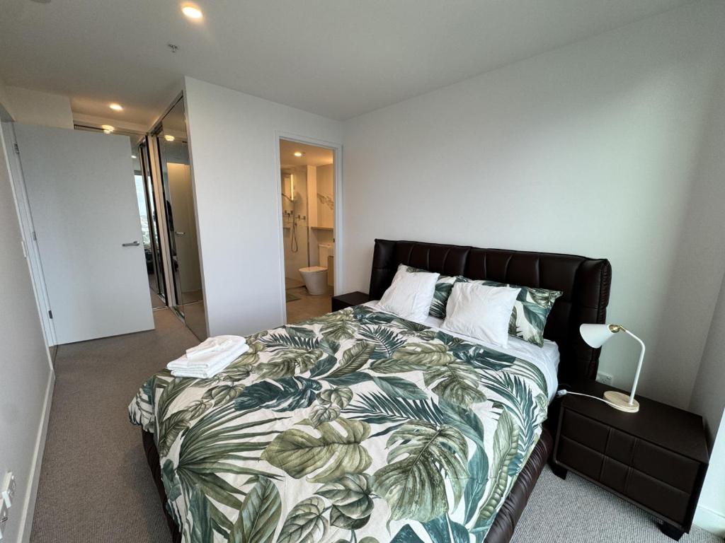 Prospect Box Hill 2BR Apt with City Views photo 2