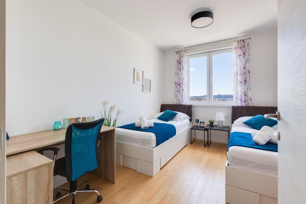 Stella Maris 2BDR, balcony, sea view, garage, BBQ - Tap to explore photos