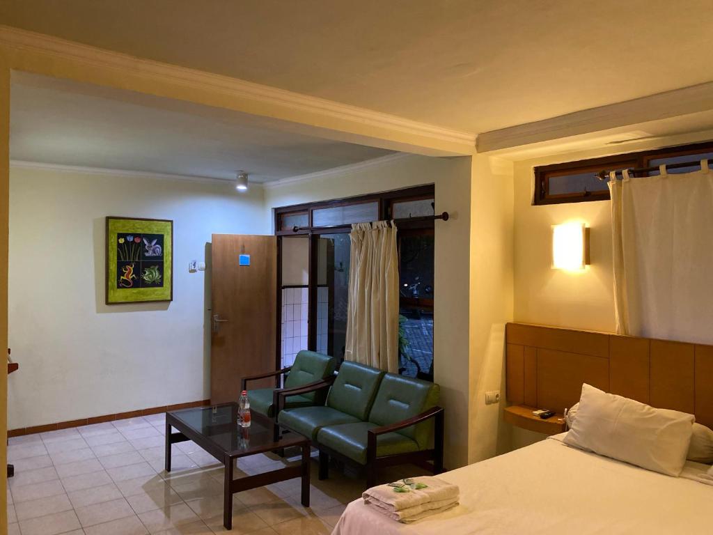Lestari Hotel & Resto