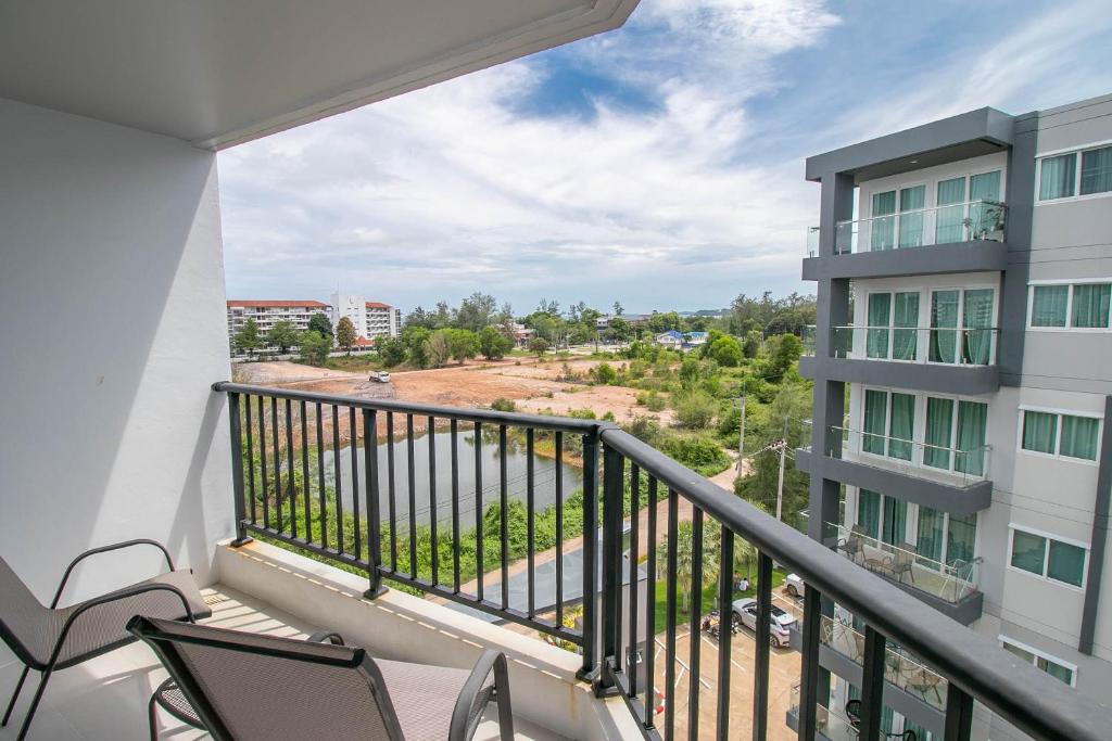 Mantra Beach Condominium Suite 2 - Mae Phim Room Type - Deluxe Queen Room