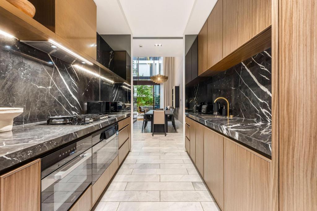 Architect Designed Pyrmont Home for 10 People photo 4