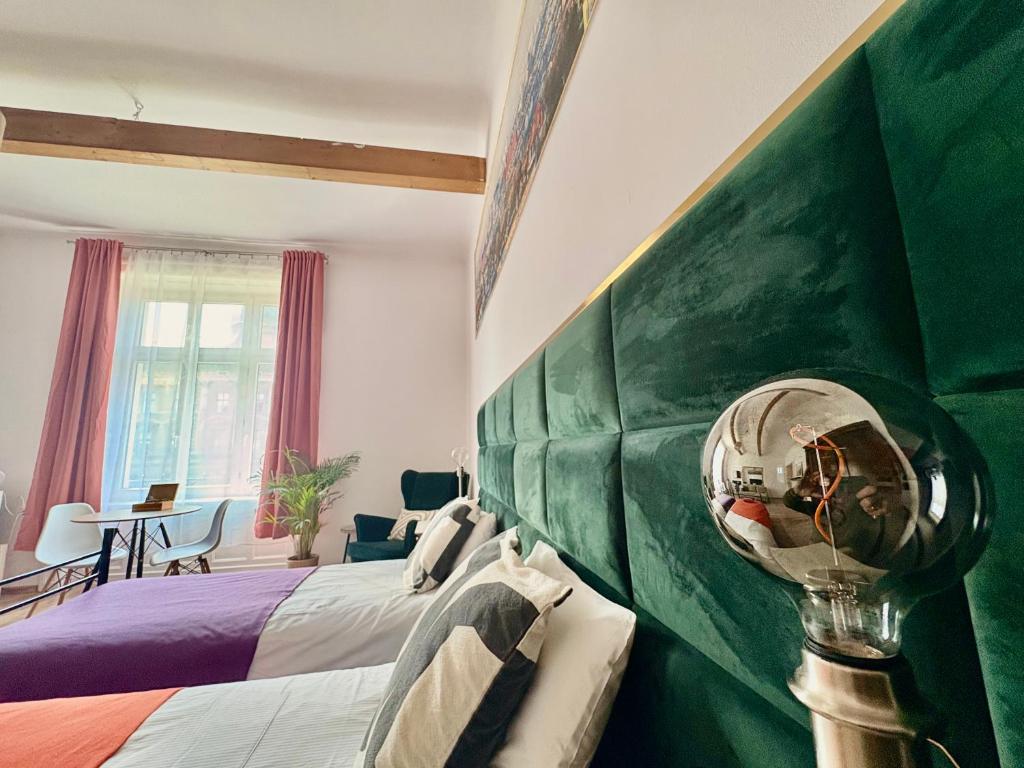 Roller Aparthotel Room Type - Twin Room with City View
