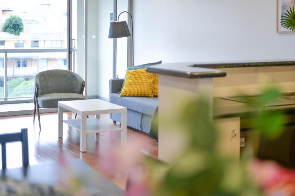 Modern Darling Harbour 2BR Apt Walk to Everything photo 1