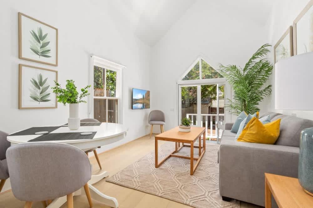 Central Location 2 Bed house in sydney balmain