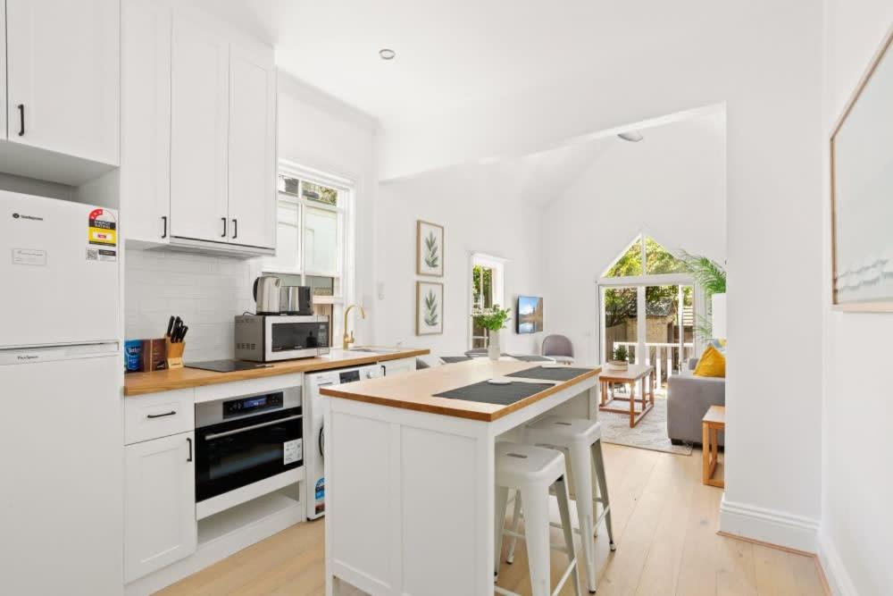 Central Location 2 Bed house in sydney balmain photo 4