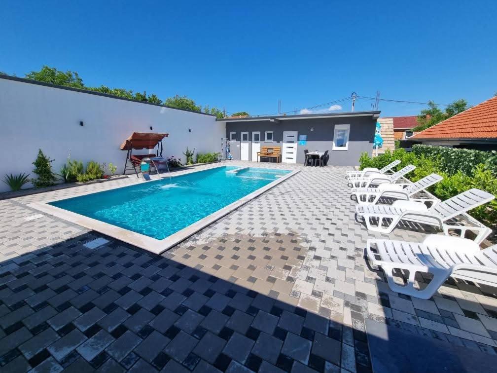 Apartment MOST with private pool photo 4