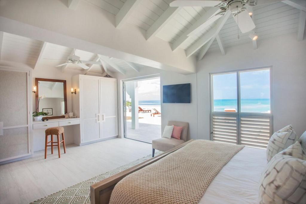 The Ocean House Antigua photo 2
