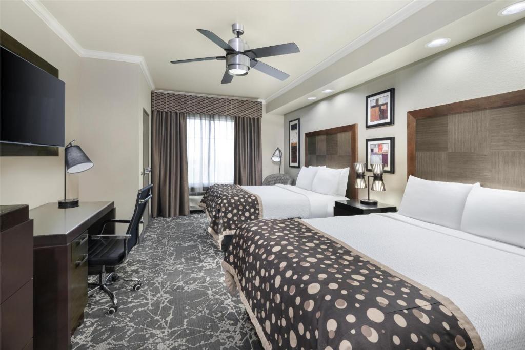 Best Western Premier Crown Chase Inn & Suites - Tap to explore photos