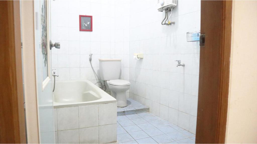PLUM Hotel Palereman Batu photo 1