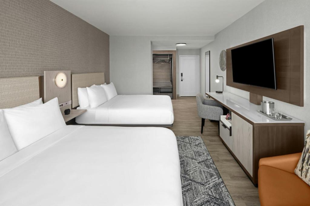 AC Hotel by Marriott Arlington National Landing - Tap to explore photos