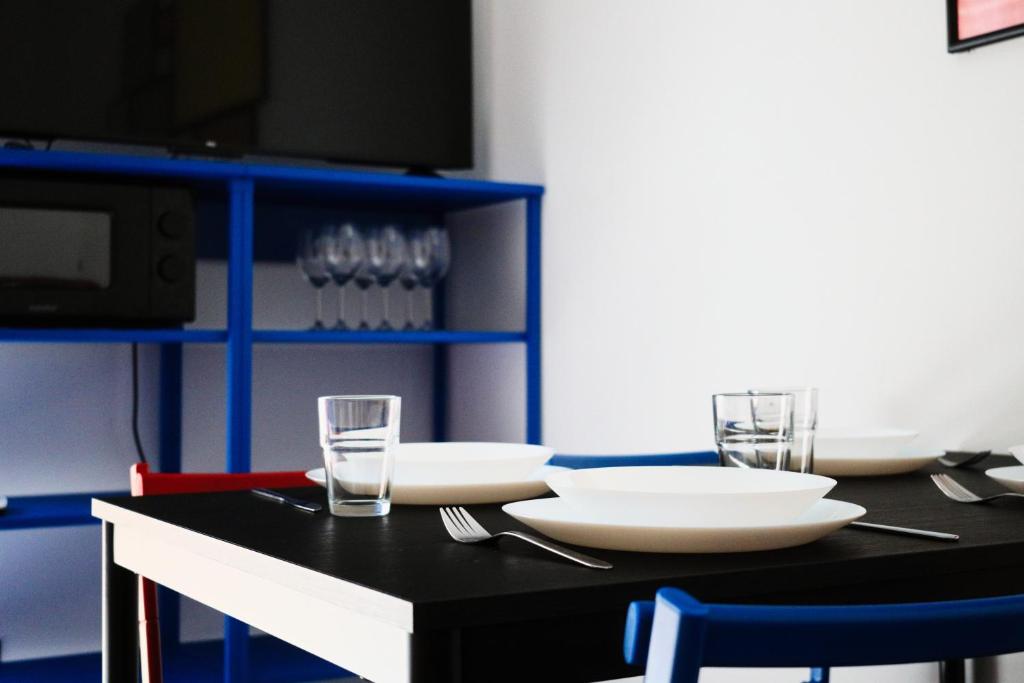 Casa Mondrian; AC and fast Wi-Fi - Tap to explore photos
