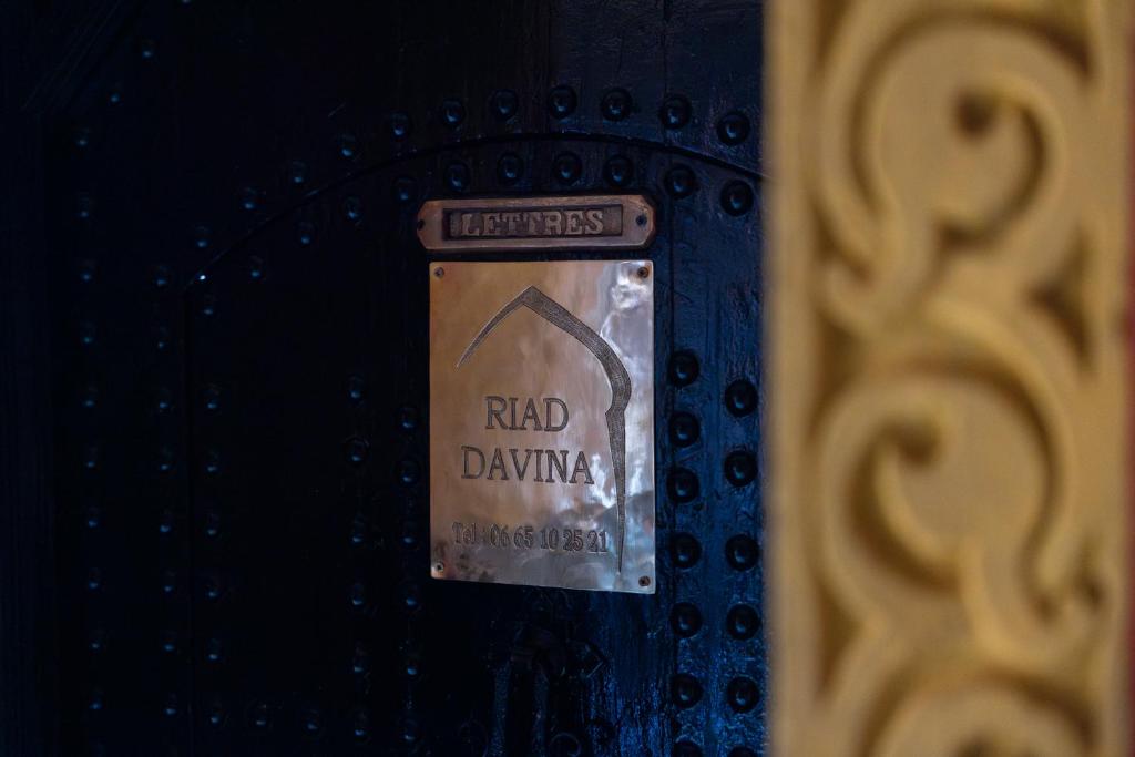 Riad Davina