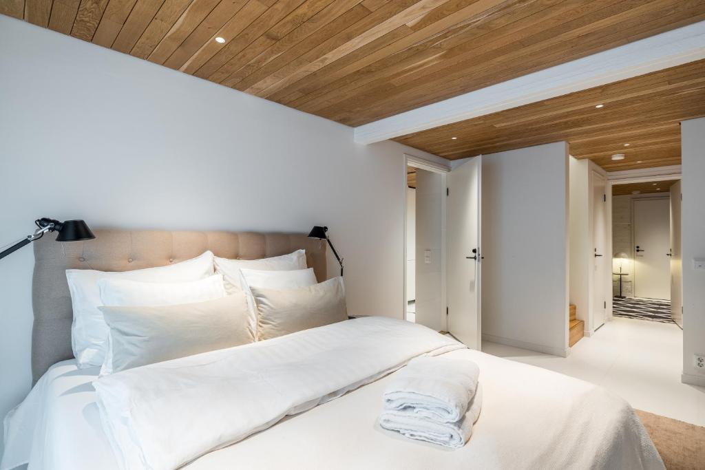 Scandinavian Deluxe House With Private Sauna at Kamppi - Tap to explore photos