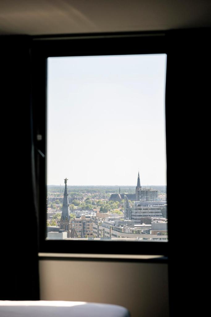 The Social Hub Eindhoven Extended Stay - Tap to explore photos