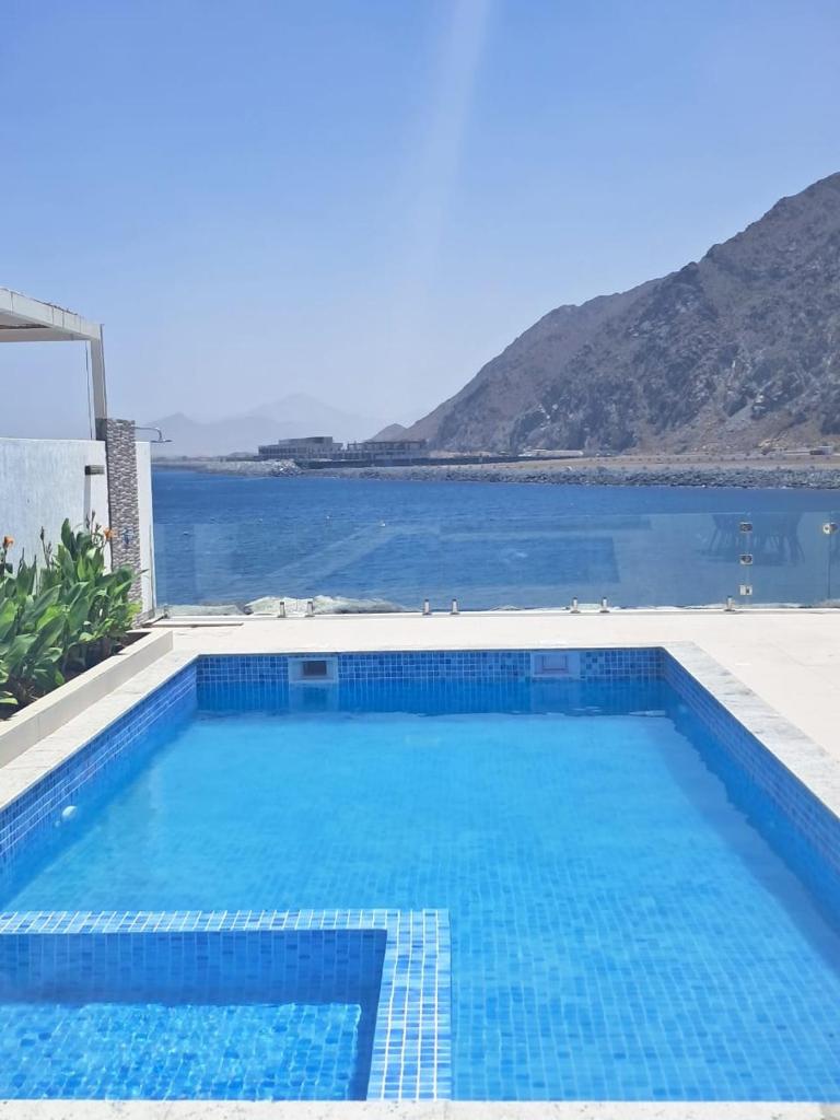 Al Dana H2O Luxury Villa