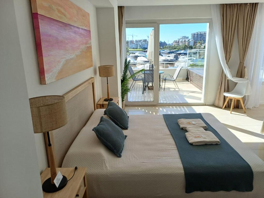 APART , DEPARTAMENTOS loft , bahia grande nordelta , BALCON JACUZZI Y vista a la bahia photo 4