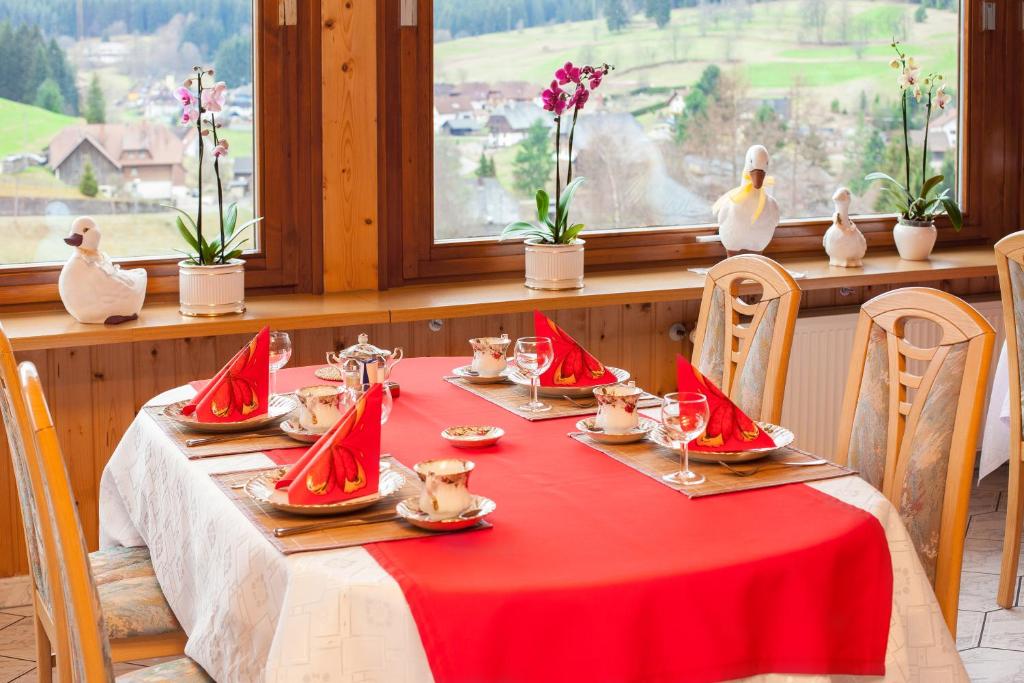 Waldhotel Auerhahn B&B Bed & Breakfast photo 3