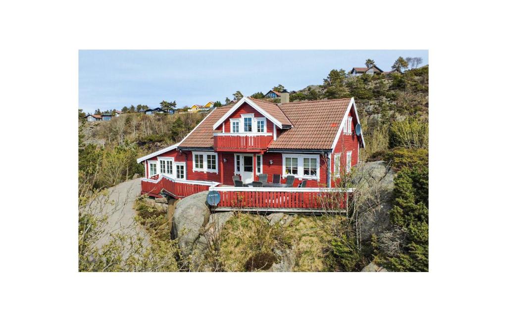 Beautiful Home In Lindesnes With 5 Bedrooms, Sauna And Wifi
