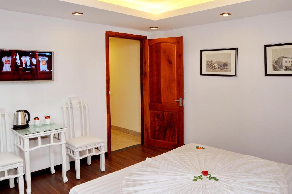 Двухместный (Улучшенный двухместный номер с 1 кроватью), Nha Trang Stelle Hotel