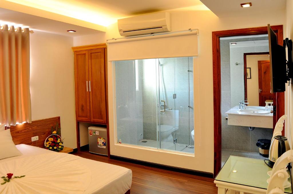 Двухместный (Улучшенный двухместный номер с 1 кроватью), Nha Trang Stelle Hotel