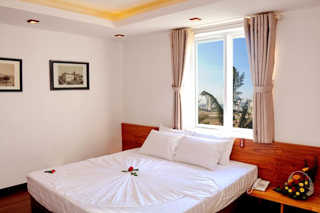 Двухместный (Улучшенный двухместный номер с 1 кроватью), Nha Trang Stelle Hotel