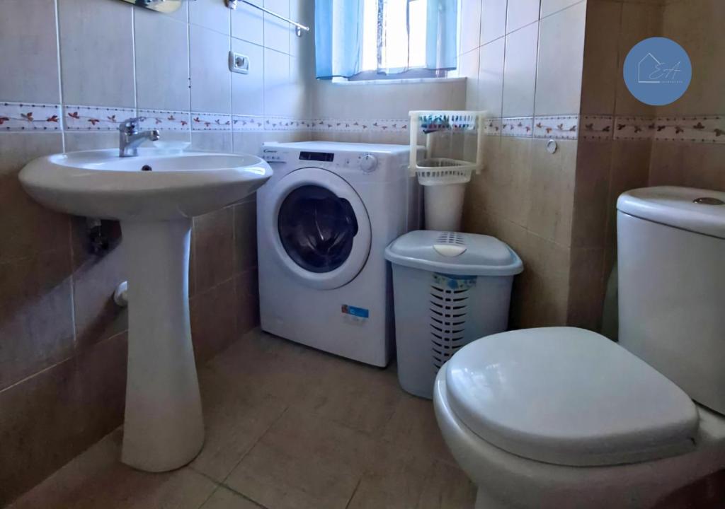 EA Apartments photo 1