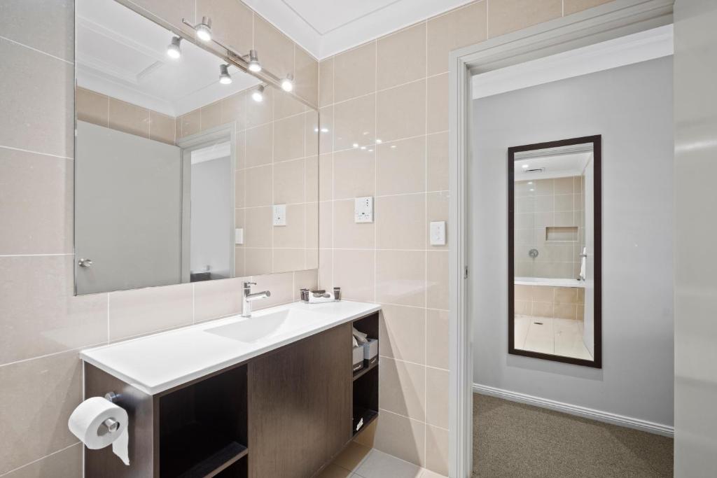 Carlyle Suites & Apartments - Tap to explore photos