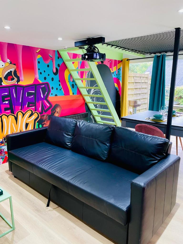 Capsule Forever Young - Jacuzzi - Sauna - Billard - arcade de jeux - Netflix & home cinéma - Ping Pong photo 1