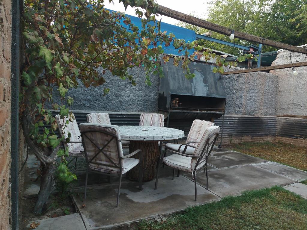 Casa Céntrica Mendoza Cochera para 3 vehículos photo 4