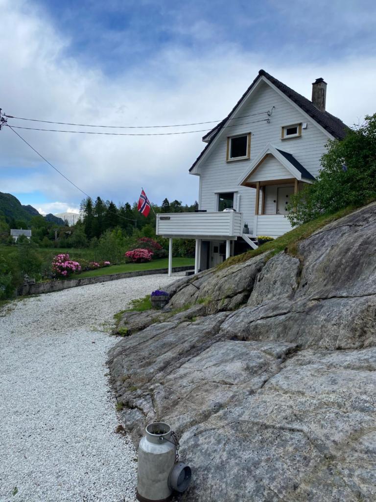 Peaceful Riverfront Home with Views, Lund