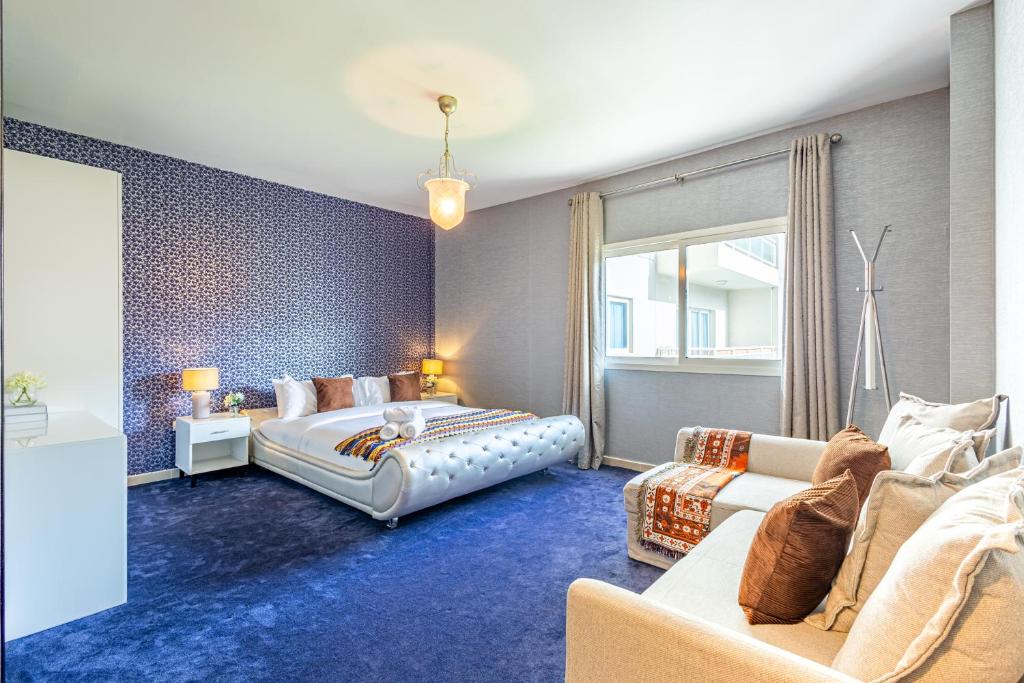 Modern Oasis - Elegant Cave - Family Heaven - Designer's Paradise - 10 min away from Abu Dhabi Airport, Yas Island, Formula 1, Ferrari World, SeaWorld, Warner Bros World photo 2