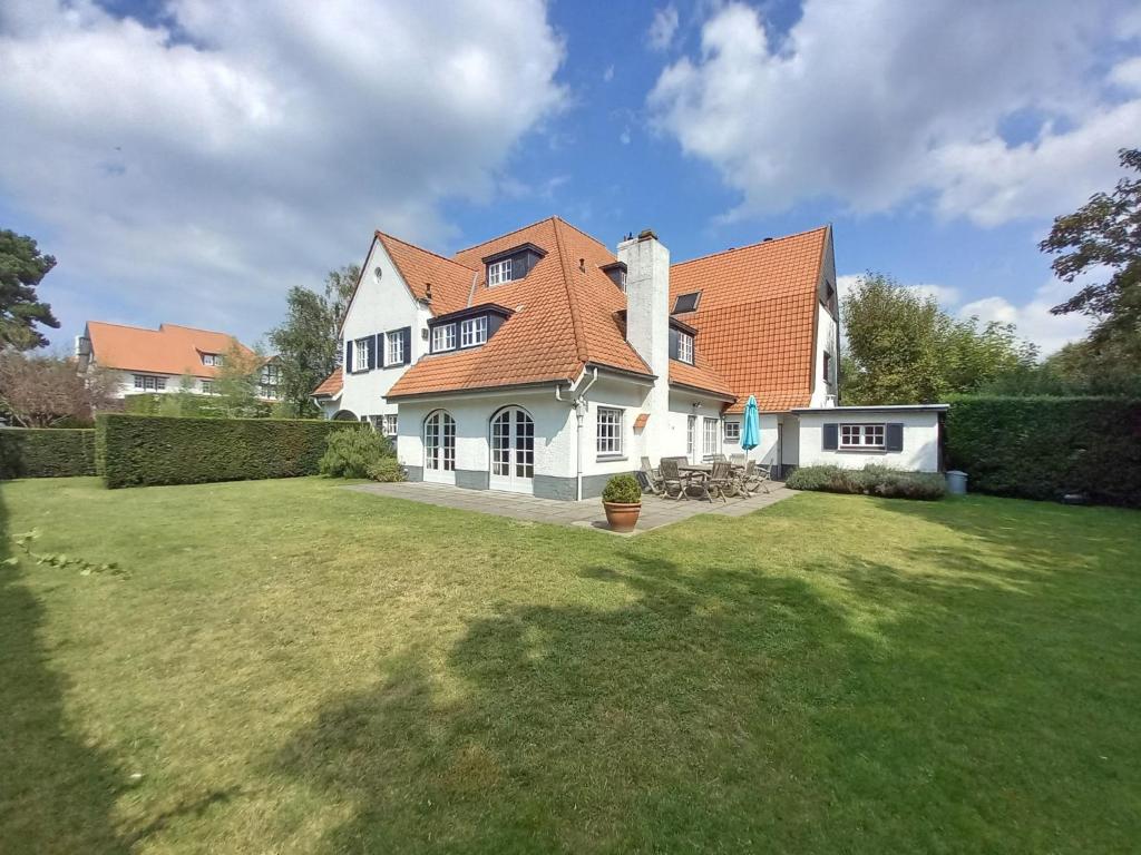 Pleasant villa with private garden