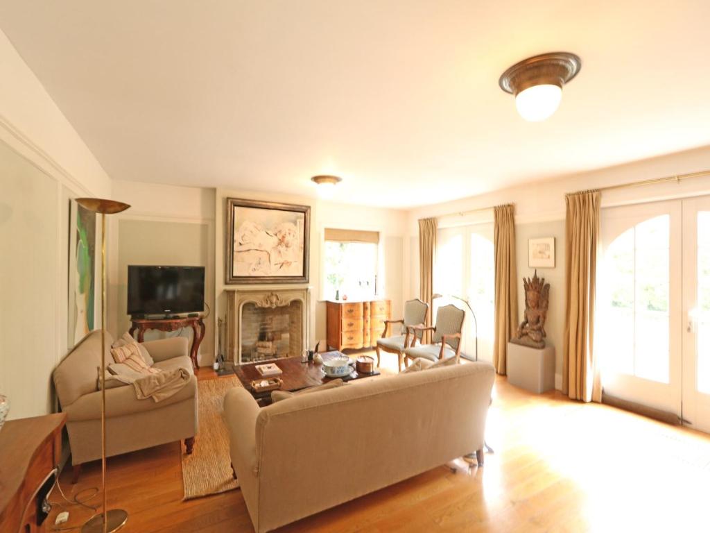 Pleasant villa with private garden photo 1