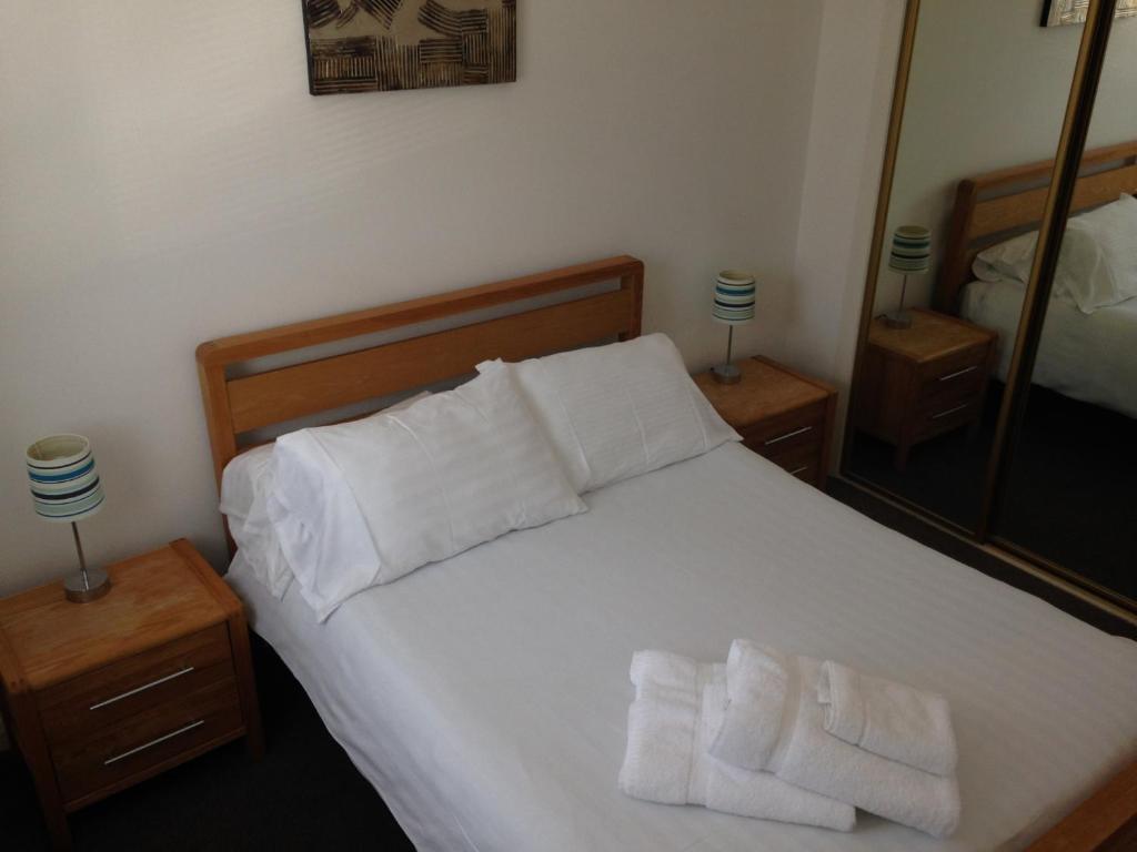 Aberdeen Serviced Apartments - Bloomfield - Tap to explore photos