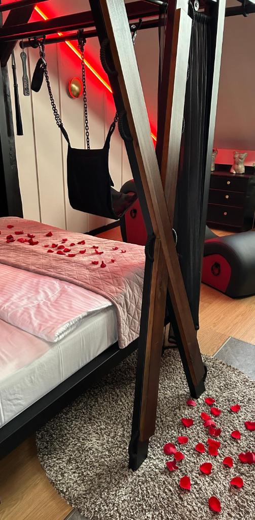Exclusive BDSM Apartment Kraków - ADULTS ONLY - Tap to explore photos